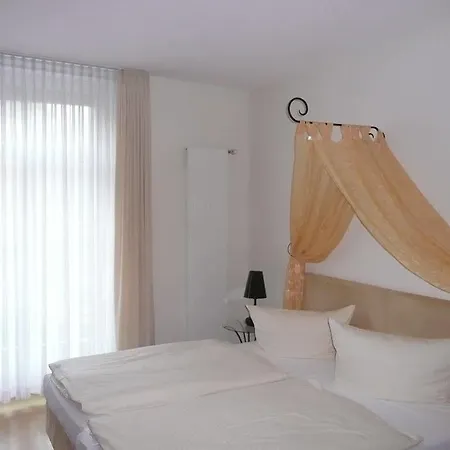 Im Kavalierhaus 3*