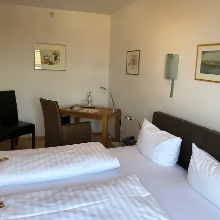 Im Kavalierhaus מלון 3*